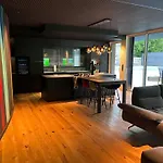 La Cosy Villa *